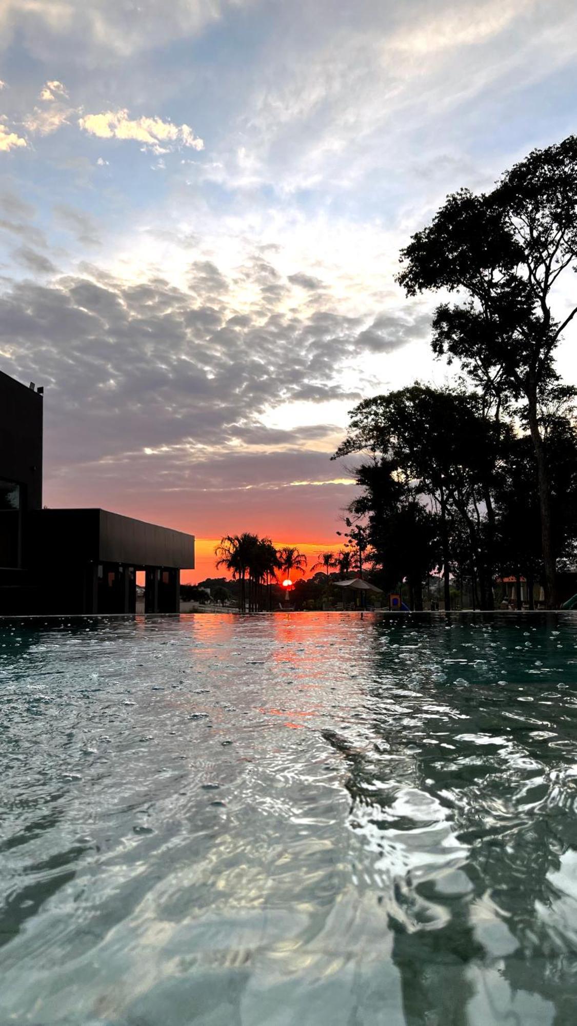 Doubletree By Hilton - Resort - 伊瓜苏 外观 照片 Sunset at the pool